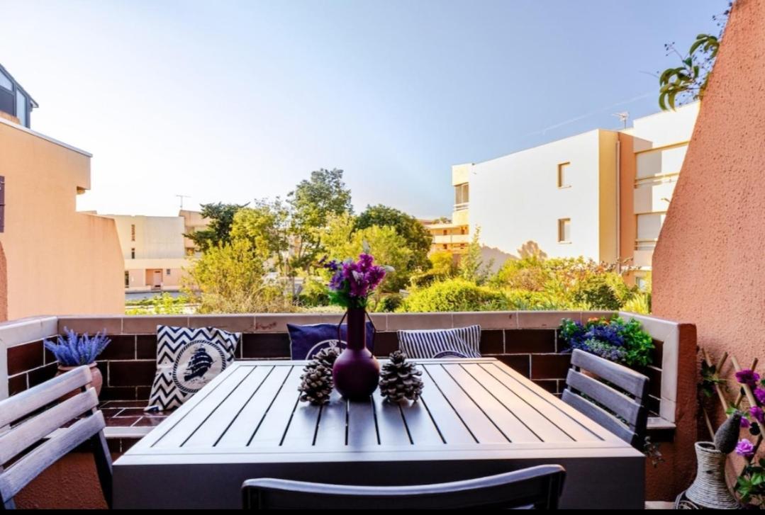 Appartement " Le Grand Bleu " A 3 Min De La Plage La Londe-les-Maures Exterior foto